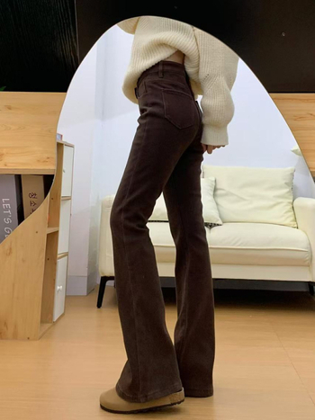 Fleece-voodriga džinsid, paksud, bootcut lõige, kõrge talje, talve 2024