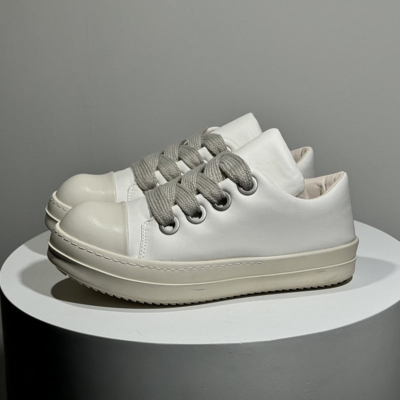 Platforminiai batai vyrams su apvalia nosimi, gumine padas, žemas viršus ir žemas kulnas (1–3 cm)