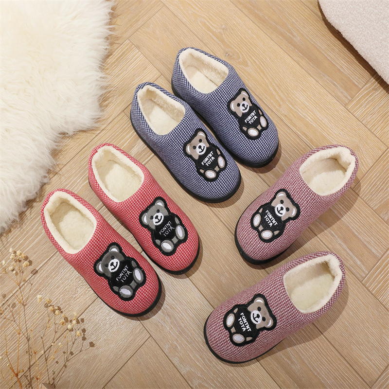 Kokvilnas iekšējās čības ar pūkainu oderi, universāls, raksts ar plaid, apaļš purns, vidējais augšdaļas augstums, zems papēdis 1–3 cm, ziemai, pavasarim un rudenim