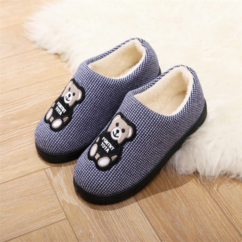 Kokvilnas iekšējās čības ar pūkainu oderi, universāls, raksts ar plaid, apaļš purns, vidējais augšdaļas augstums, zems papēdis 1–3 cm, ziemai, pavasarim un rudenim