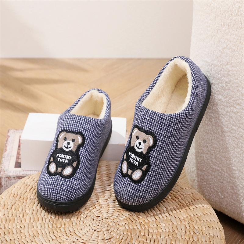 Kokvilnas iekšējās čības ar pūkainu oderi, universāls, raksts ar plaid, apaļš purns, vidējais augšdaļas augstums, zems papēdis 1–3 cm, ziemai, pavasarim un rudenim