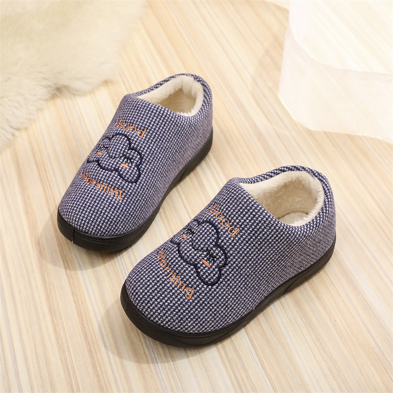 Kokvilnas iekšējās čības ar pūkainu oderi, universāls, raksts ar plaid, apaļš purns, vidējais augšdaļas augstums, zems papēdis 1–3 cm, ziemai, pavasarim un rudenim