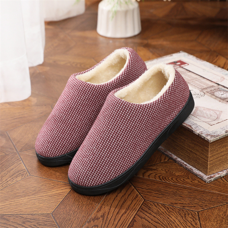 Kokvilnas iekšējās čības ar pūkainu oderi, universāls, raksts ar plaid, apaļš purns, vidējais augšdaļas augstums, zems papēdis 1–3 cm, ziemai, pavasarim un rudenim