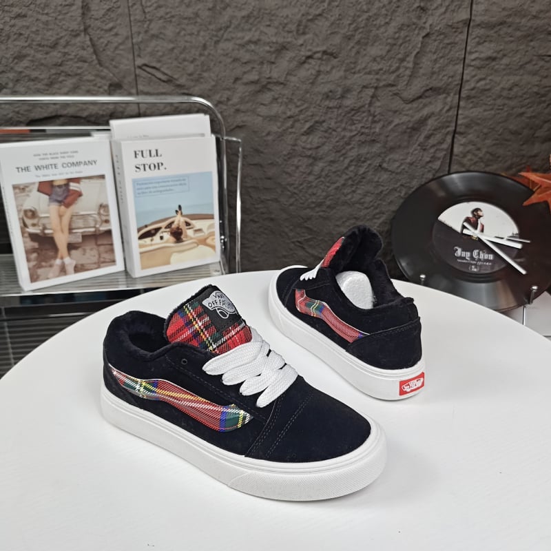 Unisex auduma kedas ar Paisley rakstu, kokvilnas odere, mākslīgās kažokādas zolīte, gumijas zole, šņorējums