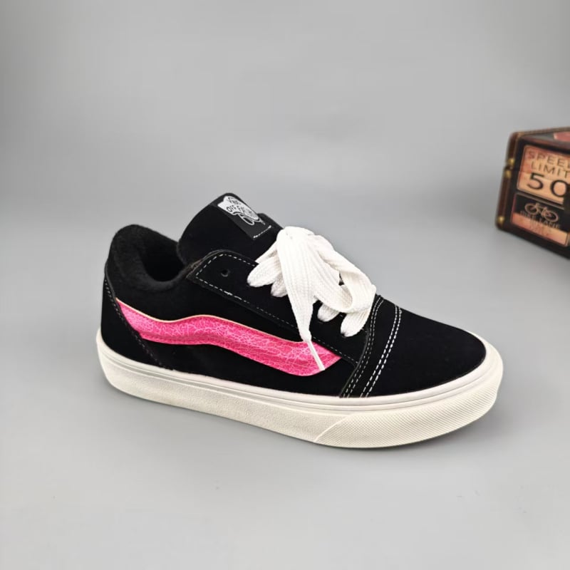 Unisex auduma kedas ar Paisley rakstu, kokvilnas odere, mākslīgās kažokādas zolīte, gumijas zole, šņorējums