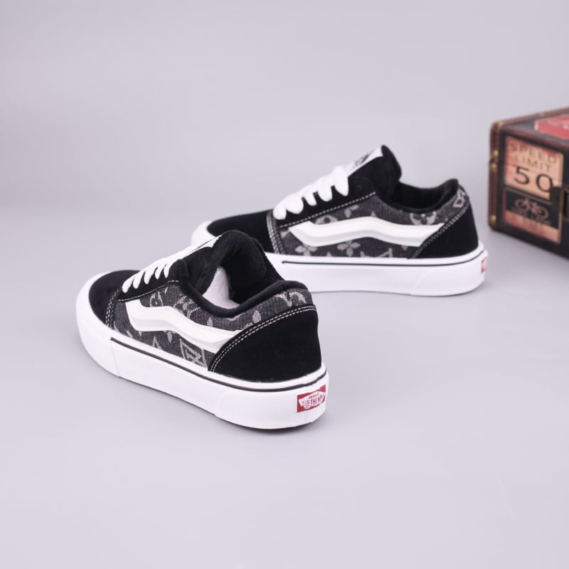 Unisex auduma kedas ar Paisley rakstu, kokvilnas odere, mākslīgās kažokādas zolīte, gumijas zole, šņorējums