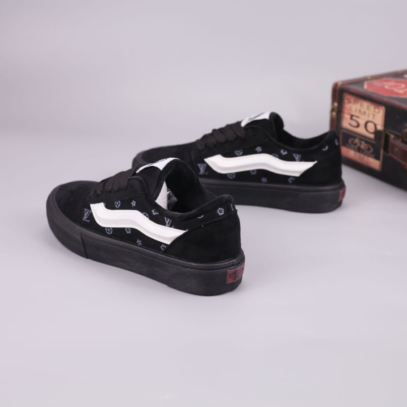 Unisex auduma kedas ar Paisley rakstu, kokvilnas odere, mākslīgās kažokādas zolīte, gumijas zole, šņorējums