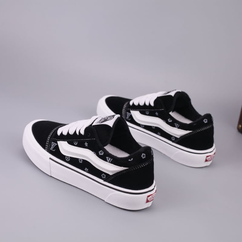 Unisex auduma kedas ar Paisley rakstu, kokvilnas odere, mākslīgās kažokādas zolīte, gumijas zole, šņorējums