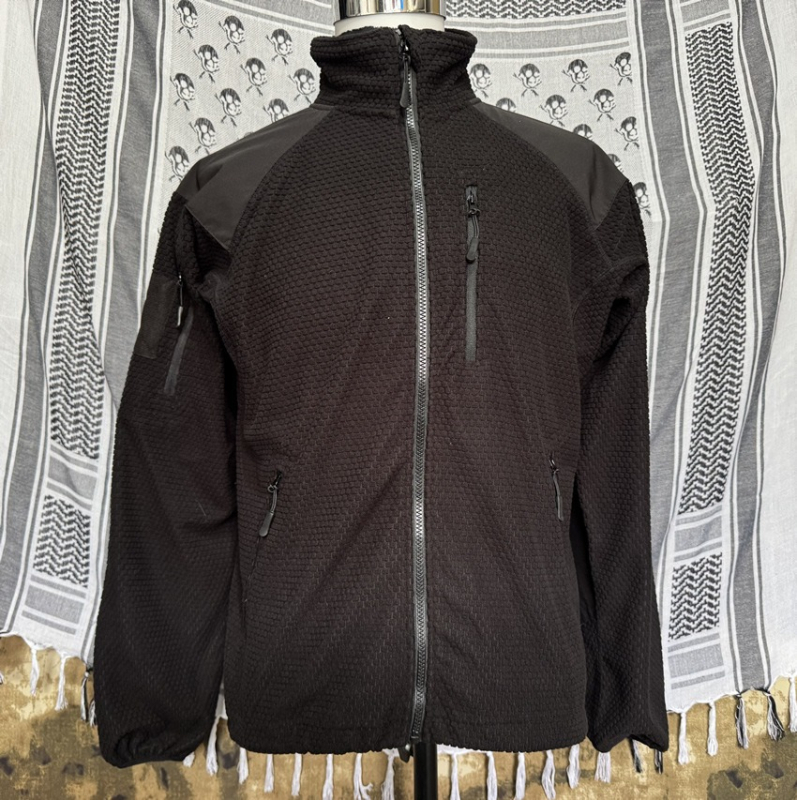 Kapucota fleece striukė lauko sportams, tinklo raštas, fleece pamušalas, universalus.