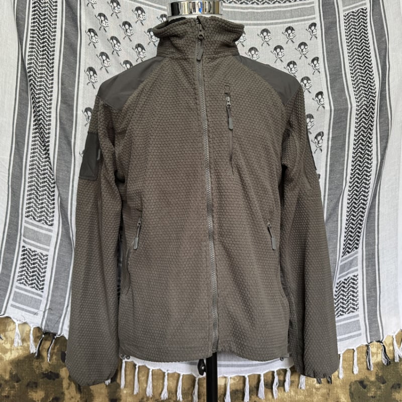 Kapucota fleece striukė lauko sportams, tinklo raštas, fleece pamušalas, universalus.