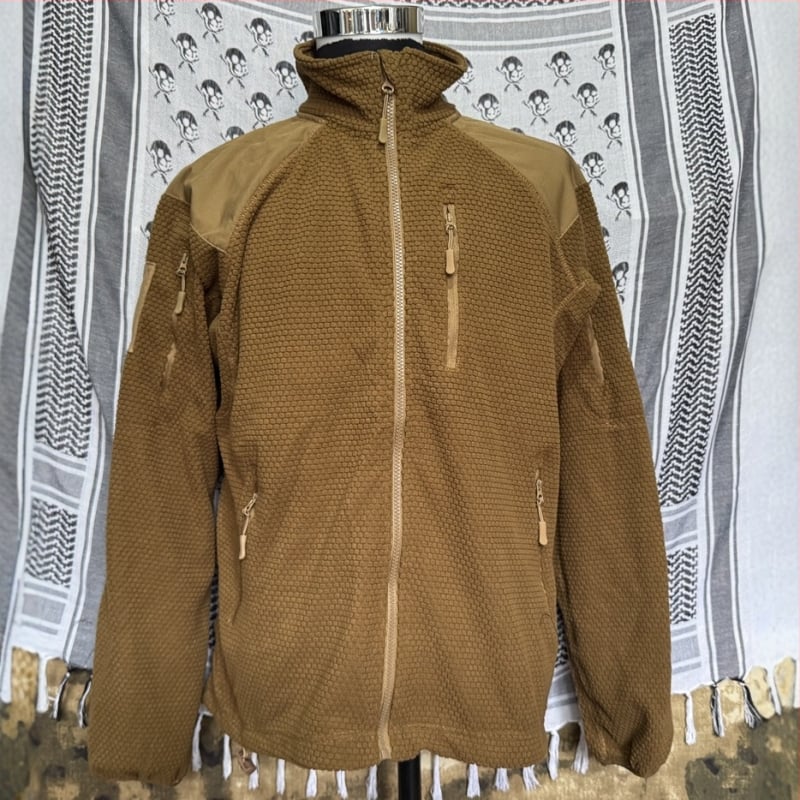 Kapucota fleece striukė lauko sportams, tinklo raštas, fleece pamušalas, universalus.