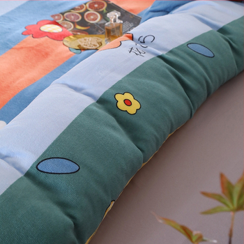 Tej velúros paplanhuzat, mintázat növényekkel és virágokkal, reaktív nyomtatás és színezés, modern minimalista stílus