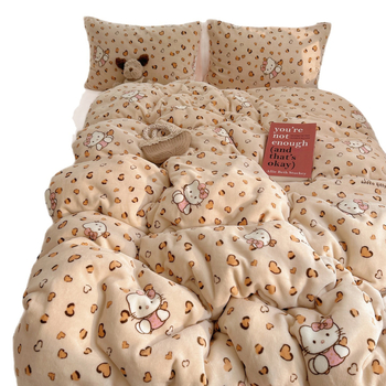 Tej velúr ágyneműhuzat garnitúra, rajzfilm minta, quiltelt varrás, reaktív nyomtatás és festés, anyagsúly 500–800 g/m²