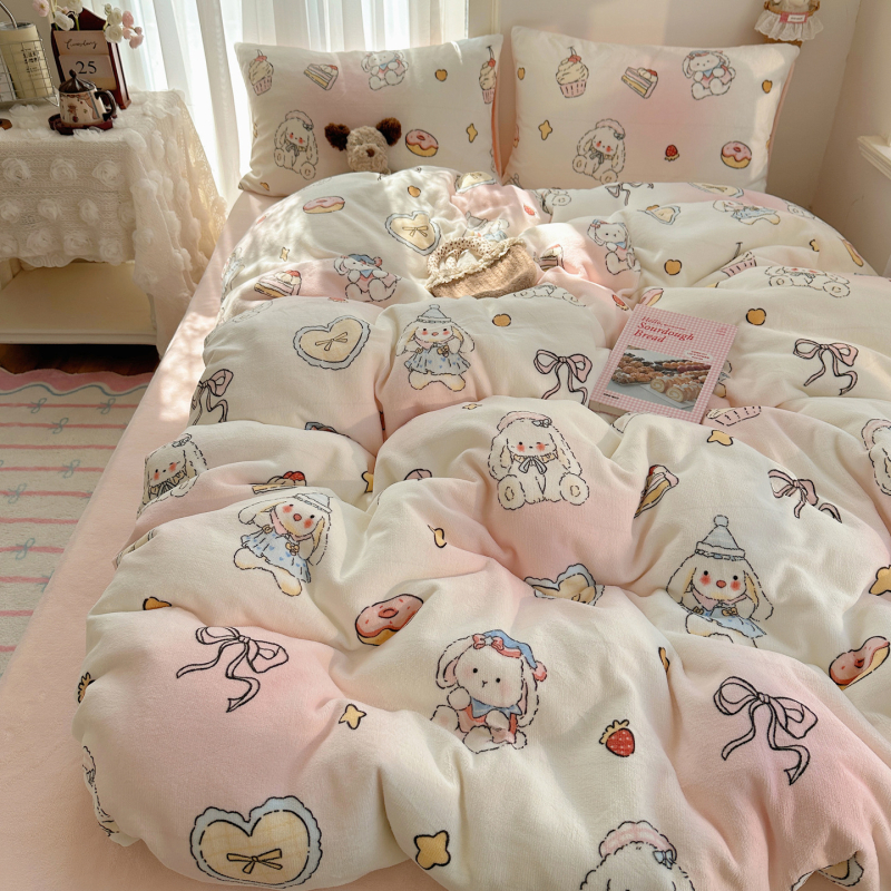 Tej velúr ágyneműhuzat garnitúra, rajzfilm minta, quiltelt varrás, reaktív nyomtatás és festés, anyagsúly 500–800 g/m²