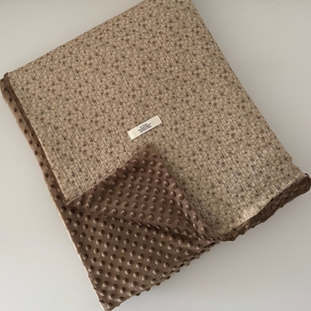 Fordított paplanhuzat: egyik oldal 100% pamut kettős rétegű ráncolt fonal, másik oldal bean velvet (100% poliészter); INS stílus, 1,5–2,0 kg, reaktív nyomtatás