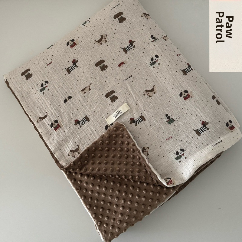 Fordított paplanhuzat: egyik oldal 100% pamut kettős rétegű ráncolt fonal, másik oldal bean velvet (100% poliészter); INS stílus, 1,5–2,0 kg, reaktív nyomtatás