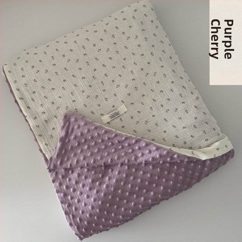 Fordított paplanhuzat: egyik oldal 100% pamut kettős rétegű ráncolt fonal, másik oldal bean velvet (100% poliészter); INS stílus, 1,5–2,0 kg, reaktív nyomtatás