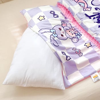 Gyerekeknek készült alvózsák beépített takaróval, poliészter huzat, rostos töltet, súly 2–2,5 kg