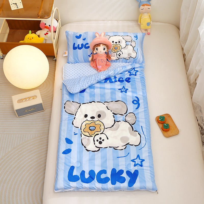 Gyerekeknek készült alvózsák beépített takaróval, poliészter huzat, rostos töltet, súly 2–2,5 kg