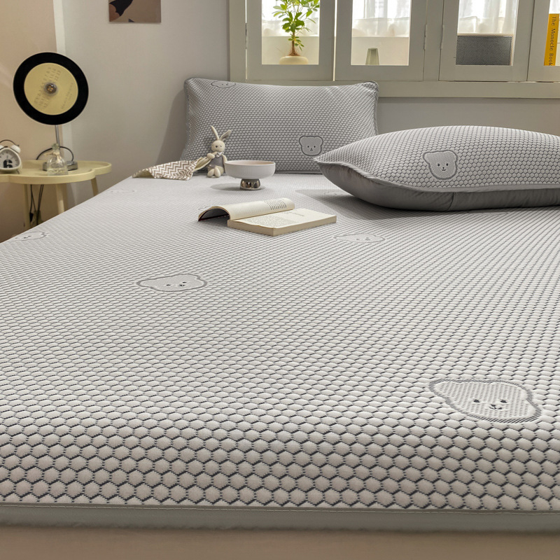 Мат за легло от вискозно влакно с ледена коприна, сгъваем и модерен стил, безопасен за бебета, принтована тъкан