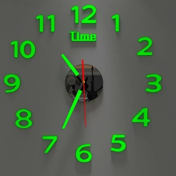 Gaismas analogais galda pulkstenis, ar bateriju darbību, akrila korpuss un kalts stikla ciparnīca