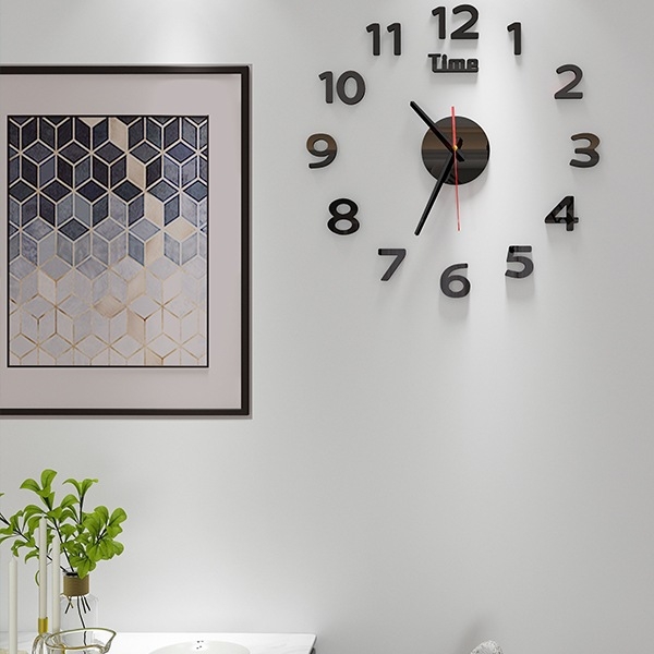 Gaismas analogais galda pulkstenis, ar bateriju darbību, akrila korpuss un kalts stikla ciparnīca