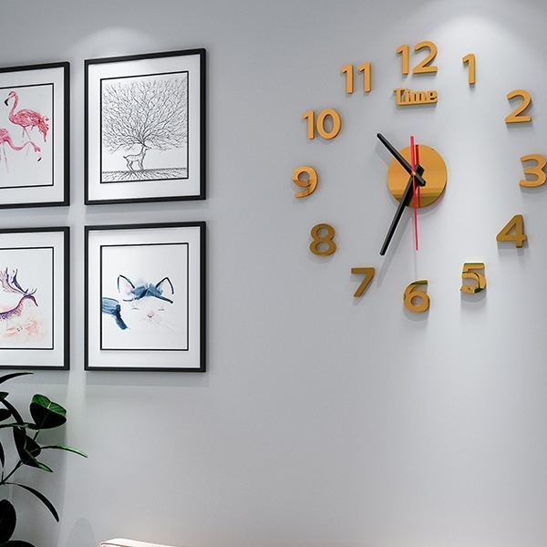 Gaismas analogais galda pulkstenis, ar bateriju darbību, akrila korpuss un kalts stikla ciparnīca