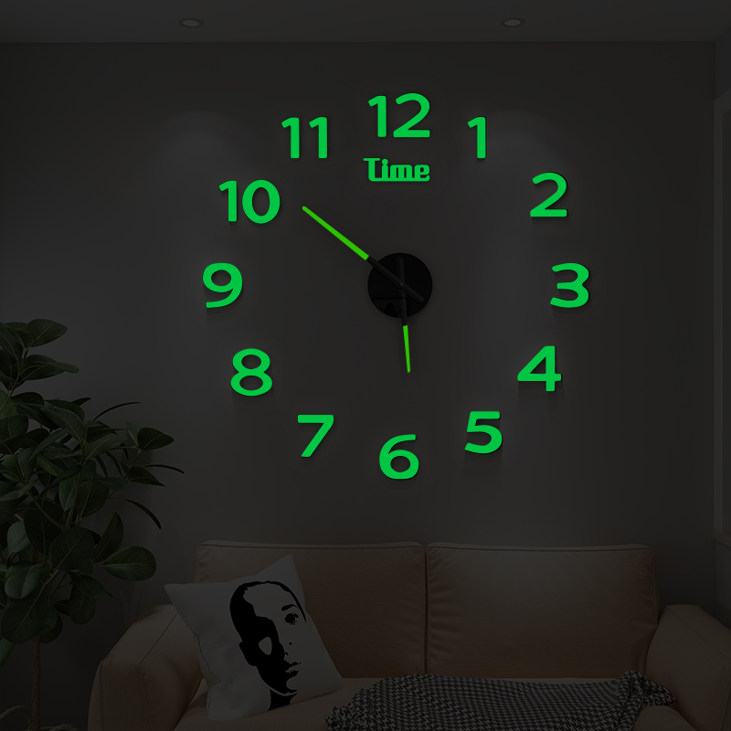 Gaismas analogais galda pulkstenis, ar bateriju darbību, akrila korpuss un kalts stikla ciparnīca