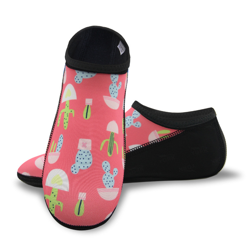 Silikona niršanas zeķes vīriešiem, sievietēm un bērniem — mīkstas, neslīdošas, griešanas izturīgas, ādu saudzējošas apavi; Sea Seconds zīmols; atļautas privātās zīmoles: Jā