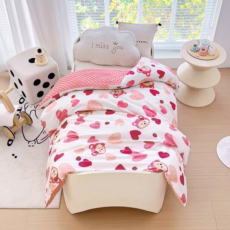 100% pamut paplanhuzat rajzfilm mintával, nyomtatott és twill szövésű, reaktív festéssel, szövet sűrűsége 133×72