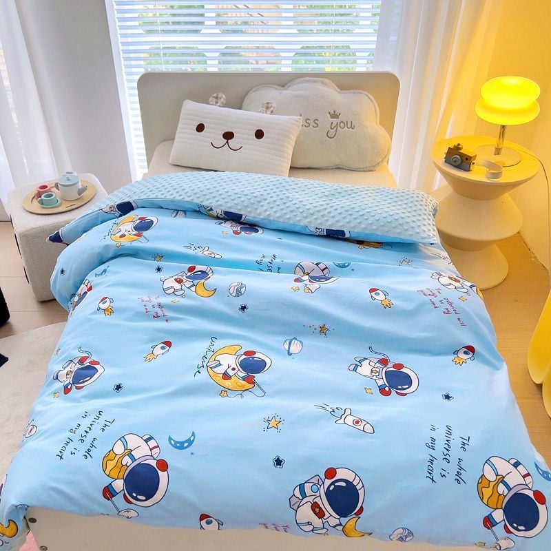 100% pamut paplanhuzat rajzfilm mintával, nyomtatott és twill szövésű, reaktív festéssel, szövet sűrűsége 133×72