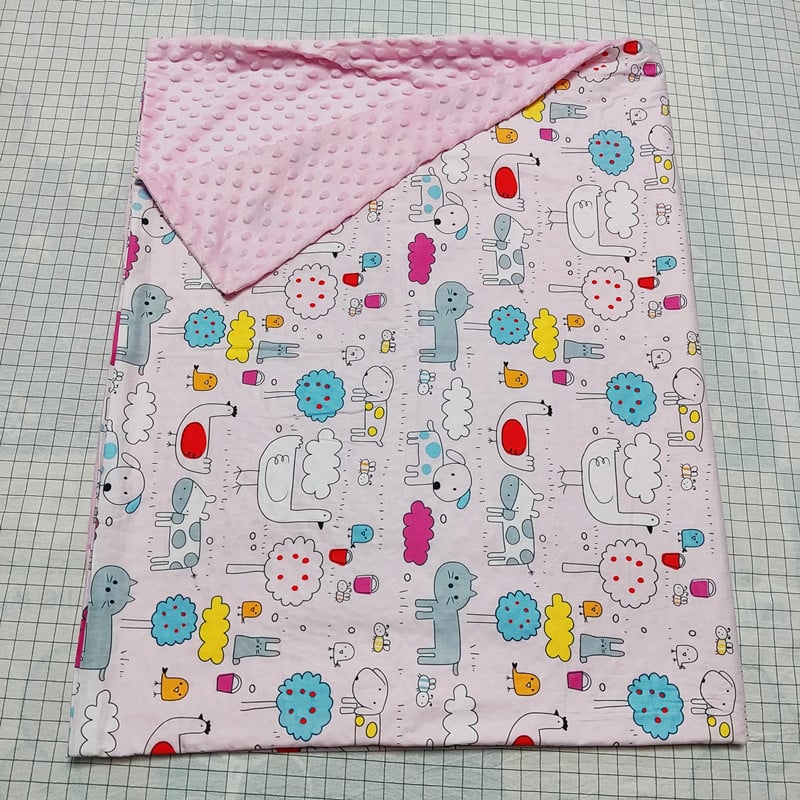 100% pamut paplanhuzat rajzfilm mintával, nyomtatott és twill szövésű, reaktív festéssel, szövet sűrűsége 133×72