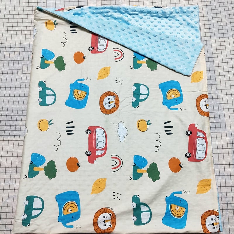 100% pamut paplanhuzat rajzfilm mintával, nyomtatott és twill szövésű, reaktív festéssel, szövet sűrűsége 133×72