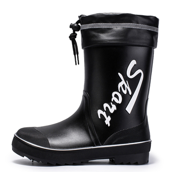 Meeste vihmajalatsid: veekindel PVC ülaosa, injektsioonivormiga plastikust talla, Slip-on disain, sisemus võrk ja kunstvill, libisemisvastased, soojad, kulumiskindlad, nelja hooajaga kasutamiseks