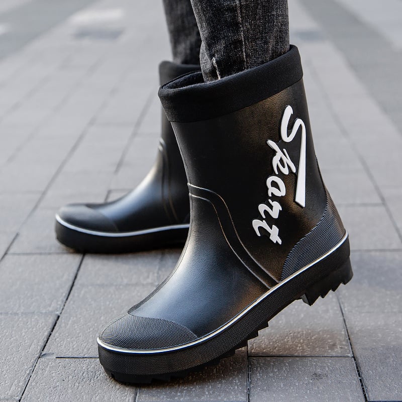 Meeste vihmajalatsid: veekindel PVC ülaosa, injektsioonivormiga plastikust talla, Slip-on disain, sisemus võrk ja kunstvill, libisemisvastased, soojad, kulumiskindlad, nelja hooajaga kasutamiseks