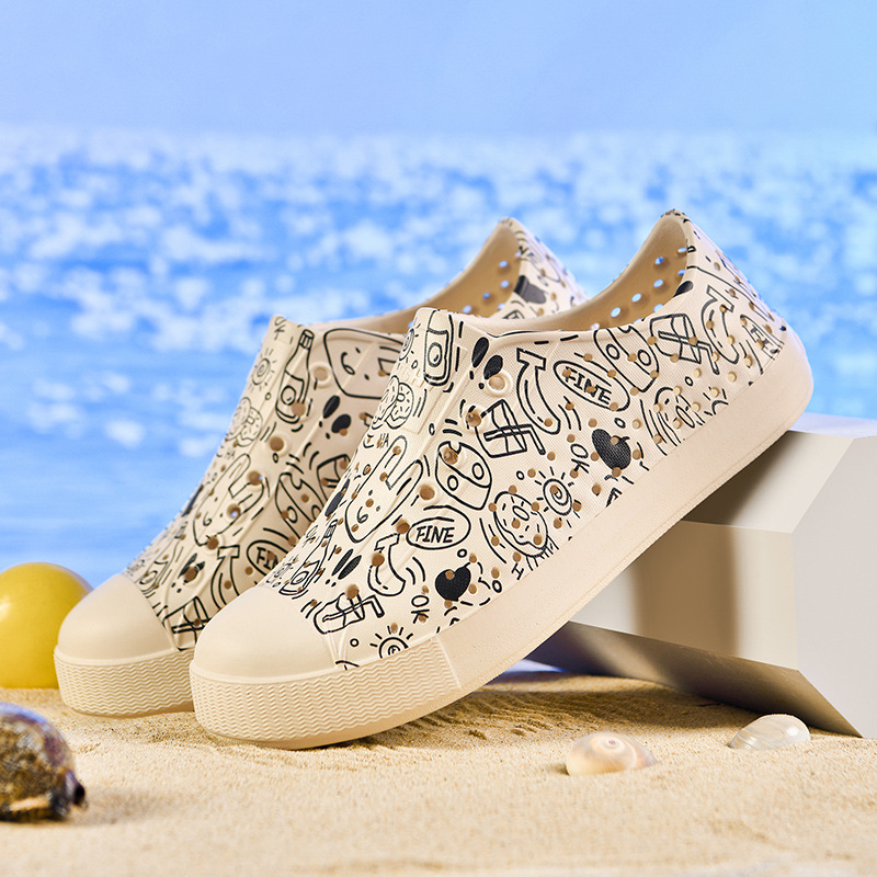 Sandale de plajă cu model floral perforat, partea superioară și talpa din EVA, uscare rapidă, respirabile, impermeabile, vârf rotund, înălțimea tocurilor 2,5 cm