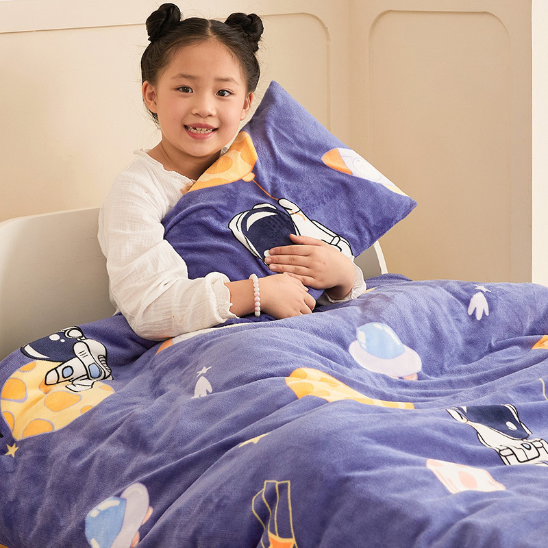 Bērnu velūra sega komplekts, visu sezonu, pildījums no sojas šķiedras, šūts, noņemams multfilmu dizains