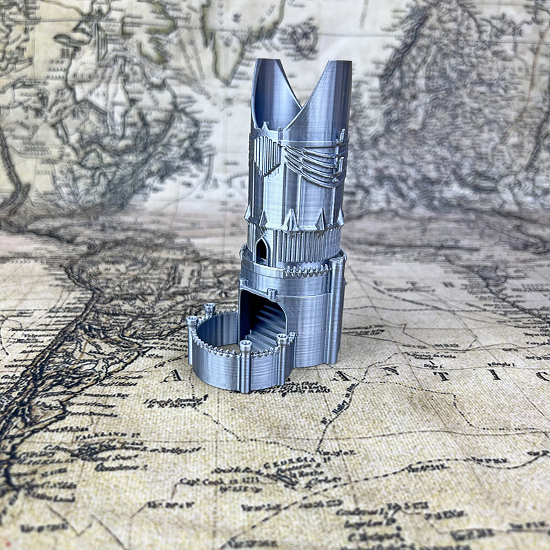 Dungeons & Dragons toranj za kockice za stolne igre, plastični; uzrast 14+, mladi 15–35 godina