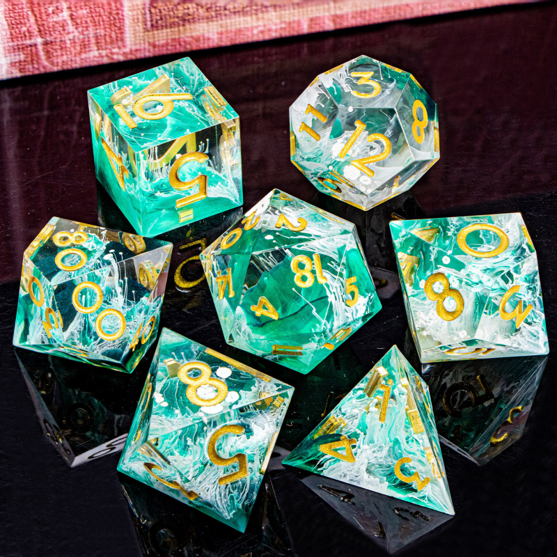 Set D&D kockica od smole — poliedrične D20 kocke s oštrim rubom, pravokutnog stila, 1 komplet u kutiji