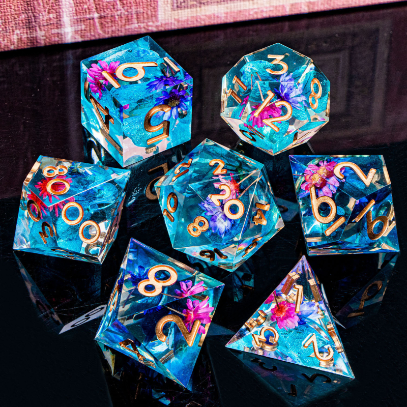 Set D&D kockica od smole — poliedrične D20 kocke s oštrim rubom, pravokutnog stila, 1 komplet u kutiji