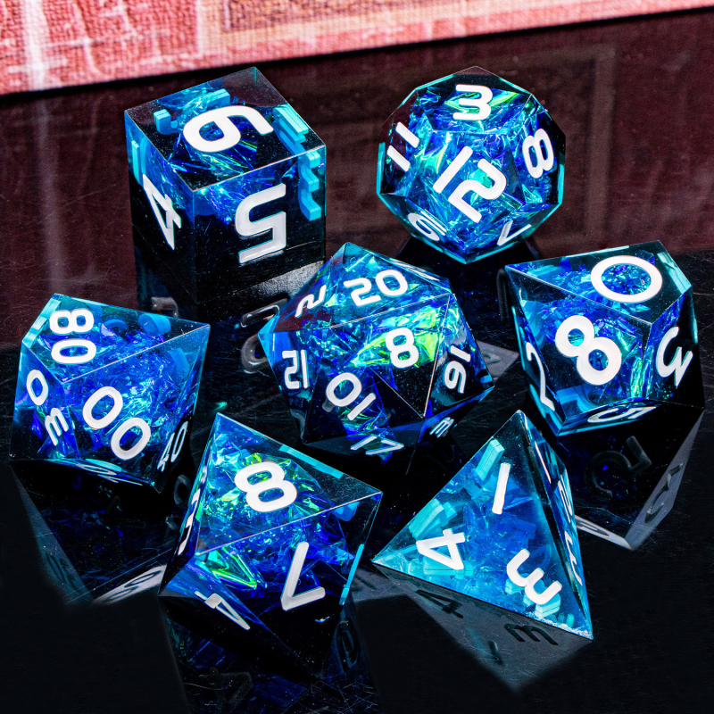Set D&D kockica od smole — poliedrične D20 kocke s oštrim rubom, pravokutnog stila, 1 komplet u kutiji