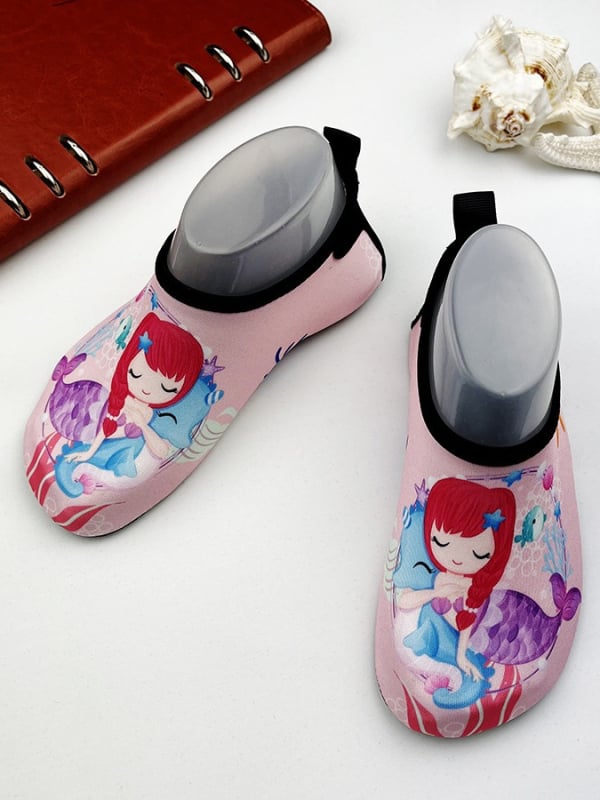 Upes pārgājienu kurpes ar anti-slip ārējo gumijas zoli, ātri žūstošu kokvilnas augšdaļu, vidējā augstuma zole