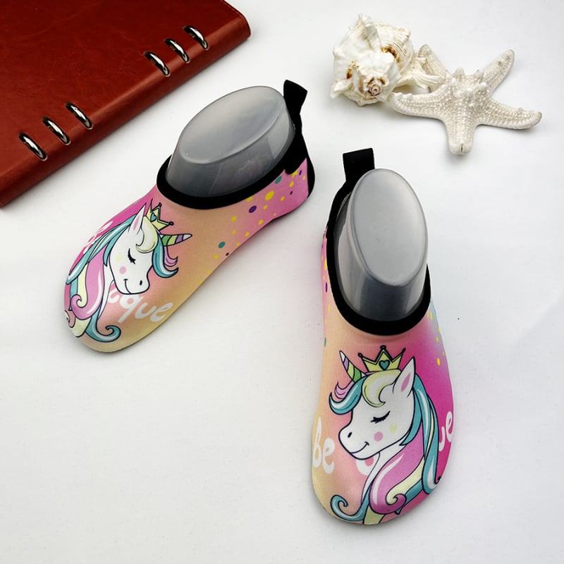 Upes pārgājienu kurpes ar anti-slip ārējo gumijas zoli, ātri žūstošu kokvilnas augšdaļu, vidējā augstuma zole