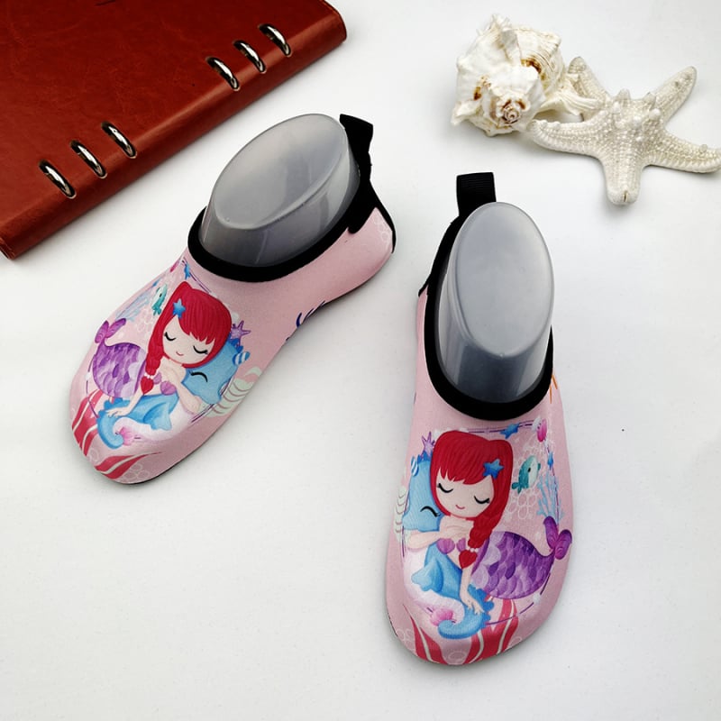 Upes pārgājienu kurpes ar anti-slip ārējo gumijas zoli, ātri žūstošu kokvilnas augšdaļu, vidējā augstuma zole