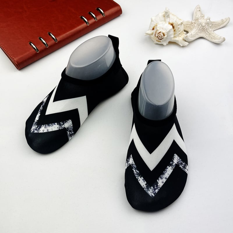 Upes pārgājienu kurpes ar anti-slip ārējo gumijas zoli, ātri žūstošu kokvilnas augšdaļu, vidējā augstuma zole