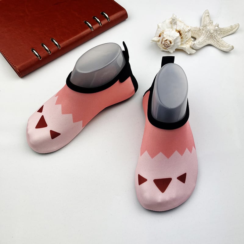 Upes pārgājienu kurpes ar anti-slip ārējo gumijas zoli, ātri žūstošu kokvilnas augšdaļu, vidējā augstuma zole