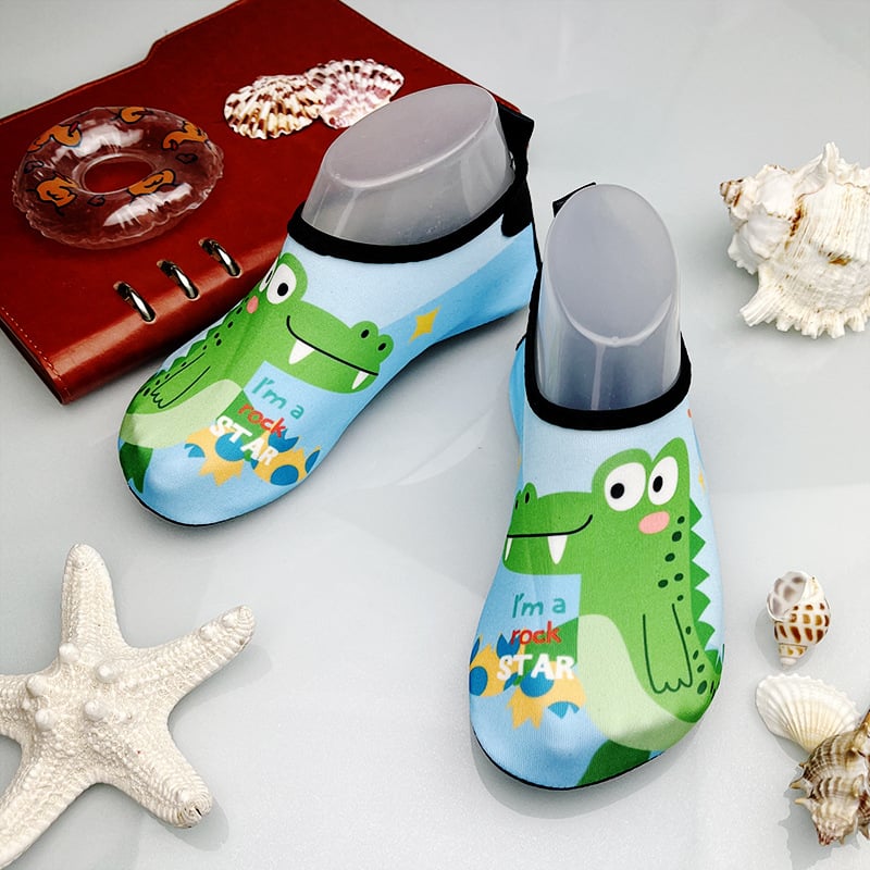 Upes pārgājienu kurpes ar anti-slip ārējo gumijas zoli, ātri žūstošu kokvilnas augšdaļu, vidējā augstuma zole