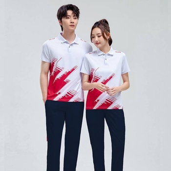 Dryžuotas sportinis kostiumas — apykaklė su lapeliu, trumpomis rankovėmis, Cool Silk audinys, 95% poliesteris