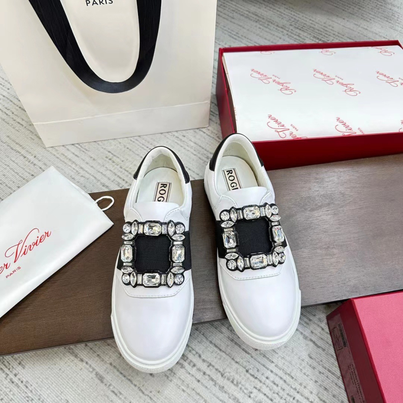 Tenisice s rhinestones kvadratnom kopčom i elastnim remenom, gornji dio od prave kože, uloška od ovčje kože, gumasta potplat