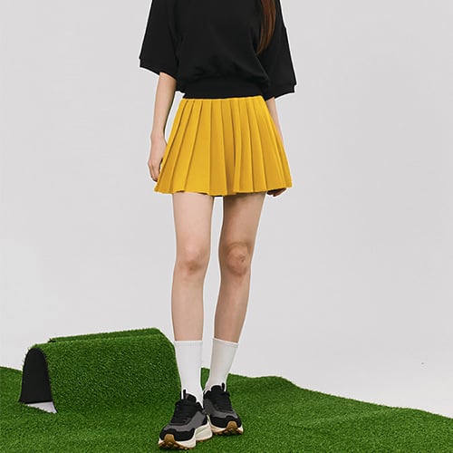 Plisuota sportinė sijonė su viršutine - komplektas moterims; Nailonas/Elastanas 75/25; Pamušalas: elastanas 20%; Sezonos: pavasaris/vasara/ruduo